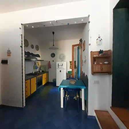 Semesterbostad La Casa Blu, Eolie Houses, Vacanza A Canneto Mare