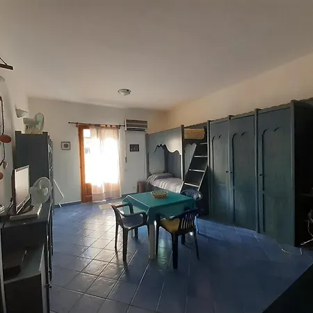 Semesterbostad La Casa Blu, Eolie Houses, Vacanza A Canneto Mare *